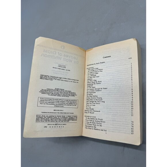 Leaves of Grass book paperback 1983 english Bantam 470pgs Walt Whitman READ - Picture 5 of 6